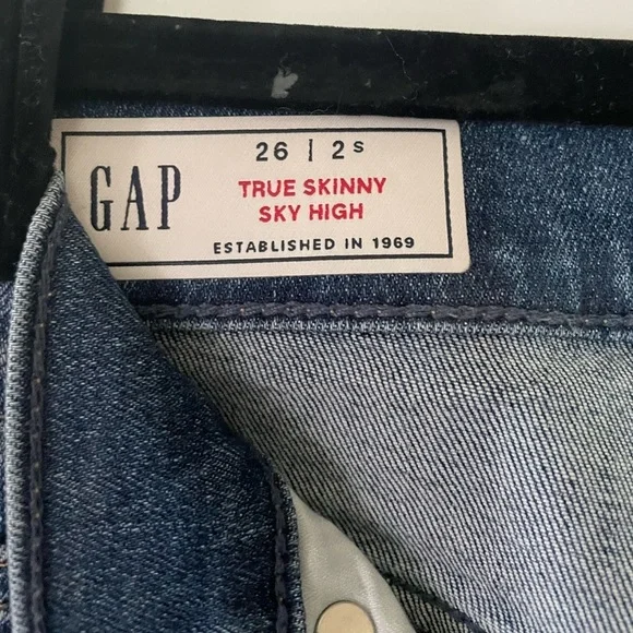 Gap Women’s True Skinny Sky High Jeans, 26/2 Short - Picture 5 of 6